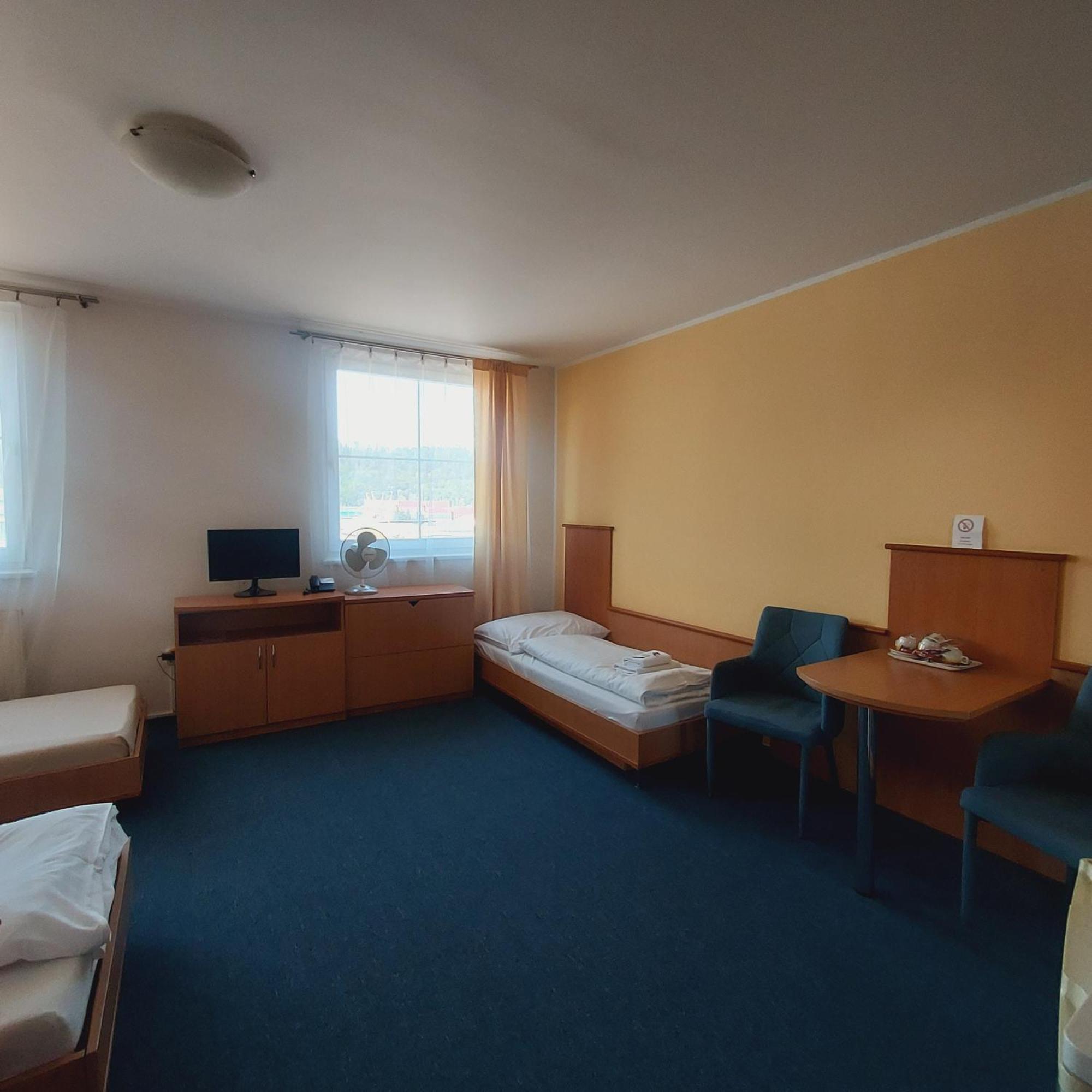 Garni G Hotel Zilina Žilina Exterior foto